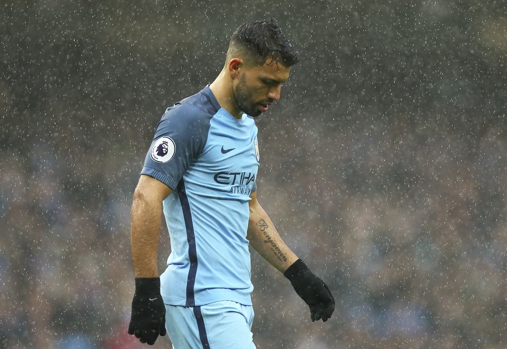 Sergio Aguero của Man City lên tiếng khi cần thiết với bàn gỡ hòa vào lưới Liverpool