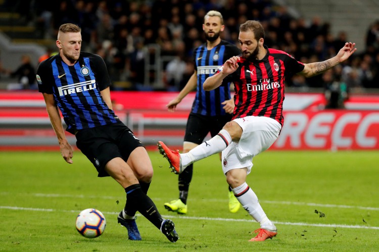 Gonzalo Higuain failed to score for AC Milan during their Serie A clash against Inter Milan