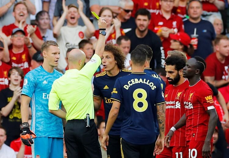 Salah sukses eksekusi penalti atas pelanggaran David Luiz