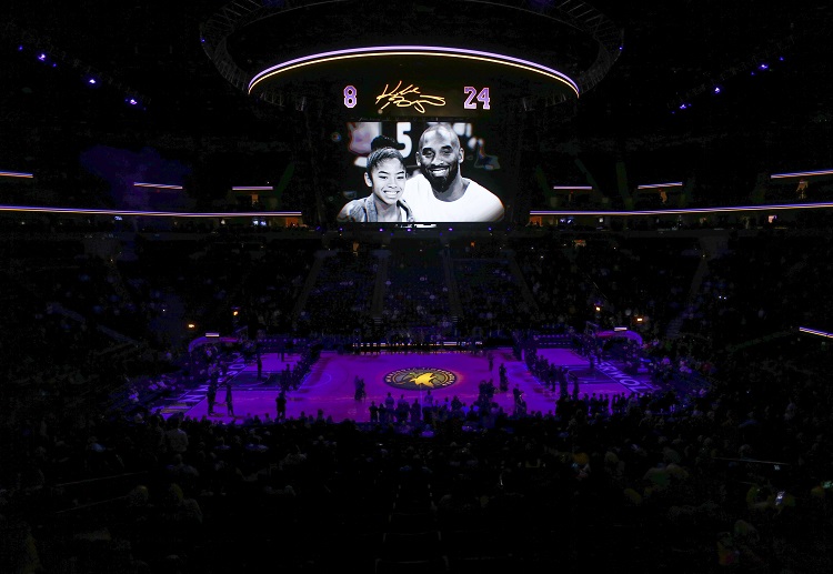 NBA奥尼尔正在扣篮