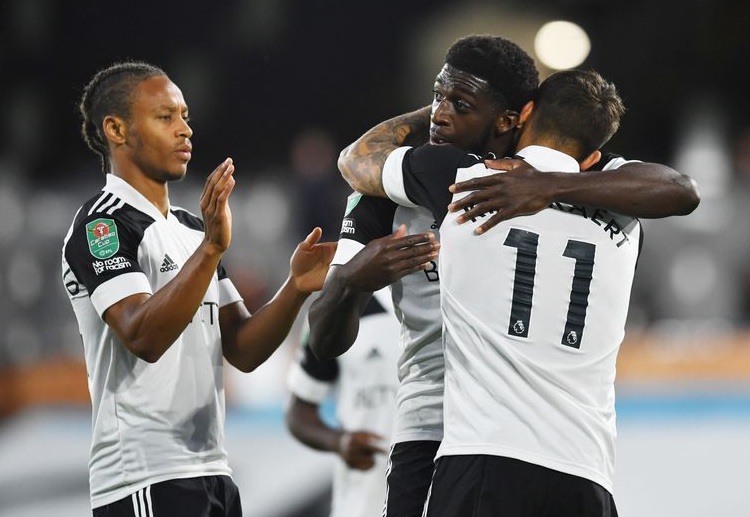 英超 富勒姆 的奇克正在尝试得分