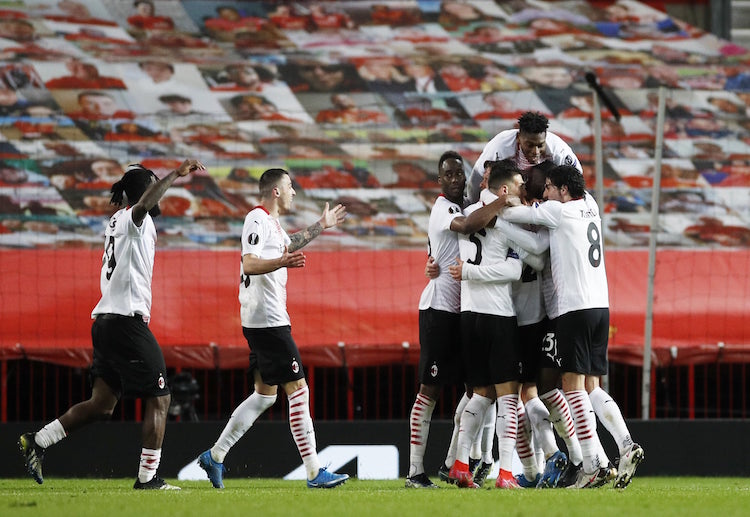 欧罗巴 米兰 的梅特获得黄牌