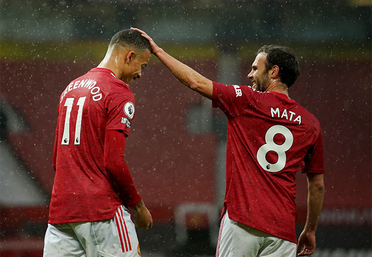 မန်ချက်စတာယူနိုက်တက်တို့ ပရီးမီးယားလိဂ် ၂ ပွဲဆက် ရှုံးနိမ့်ခဲ့ပေမယ့် အဆင့် ၂ နေရာမှာ ဆက်လက် ရပ်တည်ထားနိုင်ဆဲ ဖြစ်ပြီး လက်စတာစီးတီးကို ၄ မှတ်အထိ ဖြတ်ထားနိုင်တာ တွေ့ရပါတယ်။