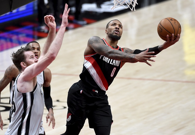 Damian Lillard thi đấu cho Trail Blazers tại NBA 2021.