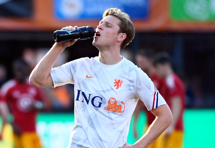 Frenkie de Jong pindah dari La Liga ke Liga Inggris.