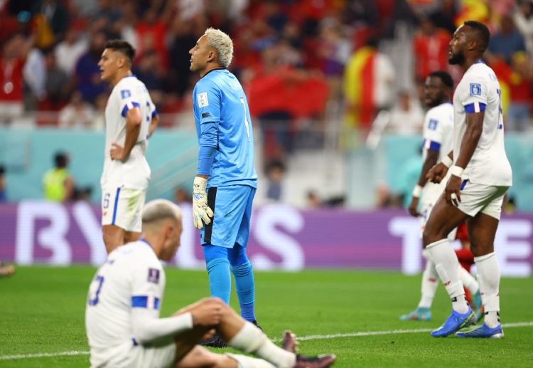 World Cup: Tuyển Costa Rica dù rất nỗ lực nhưng vẫn đang chịu trận trước Tây Ban Nha triển khai tấn công từ mọi vị trí.