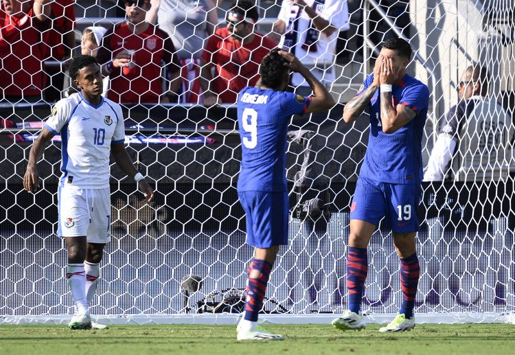 Tuyển Mỹ không thể bảo vệ ngôi vô địch CONCACAF Gold Cup