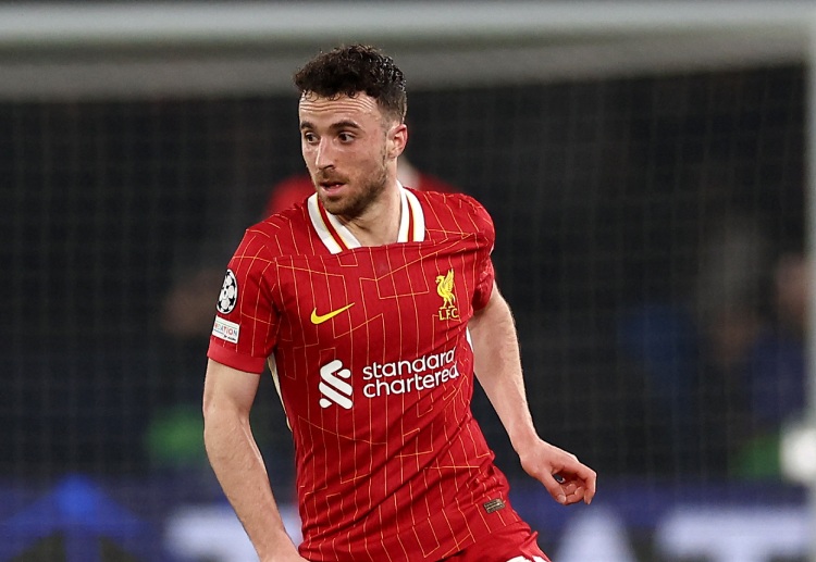 ဒါပေမယ့်လည်း သူတို့ရဲ့ ပရီးမီးယားလိဂ် ပြိုင်ဘက် လစ်ဗာပူးလ် ကလည်း ဒီတိုက်စစ်မှူးကို ခေါ်ယူချင်နေတာကြောင့် အပြိုင်အဆိုင် ကြိုးပမ်းရဖွယ်လည်း ရှိနေပါတယ်။