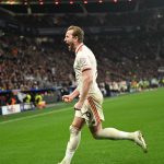 ကျွန်တော် အမြဲတမ်း ပြောခဲ့တာက သူ ပရီးမီးယားလိဂ် ကို ပြန်လာမယ် ဆိုရင် ကျွန်တော့်ရဲ့ စံချိန်ကို ချိုးဖျက်ဖို့ အရမ်းကောင်းတဲ့ အခွင့်အရေး ရှိပါလိမ့်မယ်။” လို့ ရှီးယားက ပြောကြားခဲ့ပါတယ်။