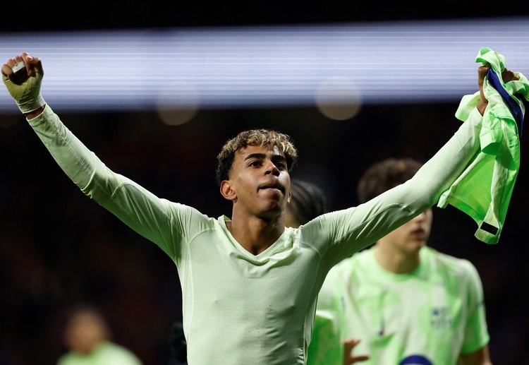 လာမင်း ယာမယ် ကတော့ လာလီဂါ ကလပ် ဘာစီလိုနာရဲ့ လာမာစီယာ အကယ်ဒမီထွက် ကစားသမား ဖြစ်ပြီးတော့ အသက်ငယ်ရွယ်စဉ် မှာပဲ ဘာစီလိုနာရဲ့ စီနီယာ အသင်းကြီး အတွက် ကစားပေးခွင့် ရခဲ့သူ ဖြစ်ပါတယ်။