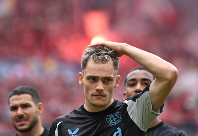 BILD ရဲ့ ဖော်ပြချက် အရ ဖလော်ရီယန် ဝစ်ဇ်ဟာ ပရီးမီးယားလိဂ် ကလပ် မန်စီးတီးရဲ့ အနာဂတ် အခြေအနေတွေ အပေါ် စိုးရိမ်မှုတွေကြောင့် ဒီနွေရာသီမှာ မန်စီးတီးကို ပြောင်းရွှေ့ဖို့ ငြင်းဆန်ခဲ့တာ ဖြစ်ကြောင်း သိရပါတယ်။