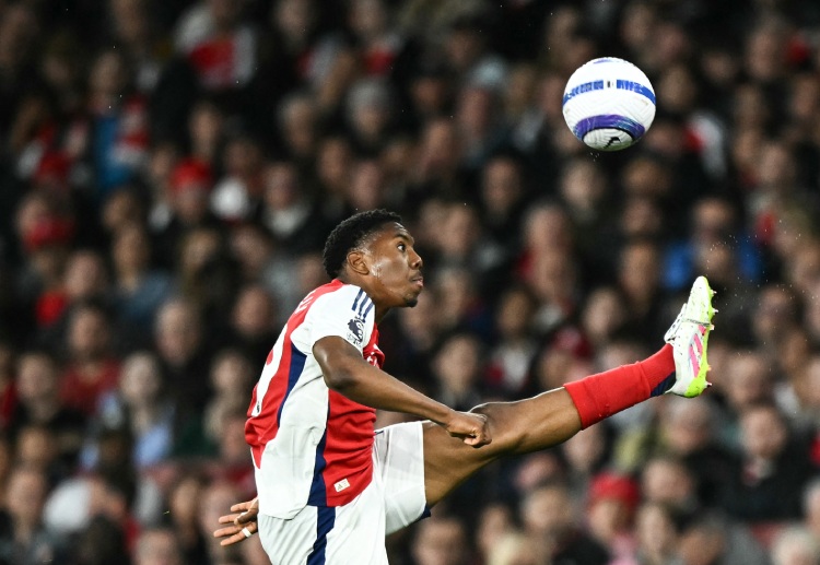 လာလီဂါ ထိပ်သီး ရီးရဲလ်မက်ဒရစ် ကတော့ အာဆင်နယ် ခံစစ် ကြယ်ပွင့် မိုင်းလ်စ် လီဝစ် စကယ်လီကို ခေါ်ယူနိုင်ဖွယ် ရှိနေကြောင်း The Guardian သတင်းဌာနက ဖော်ပြခဲ့ပါတယ်။