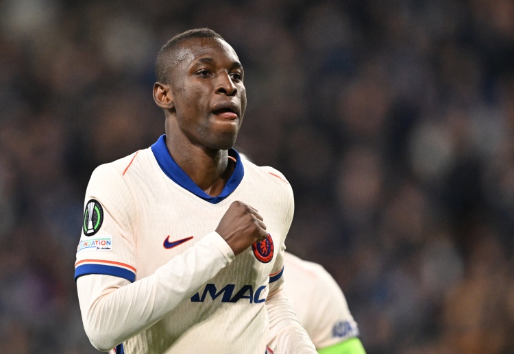 英超联赛  切尔西前锋杰克逊本轮因禁赛缺席。