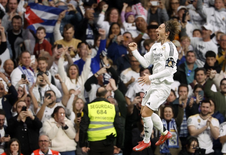 西甲联赛 莫德里奇离开皇马,正式以自由球员身份签约AC米兰。