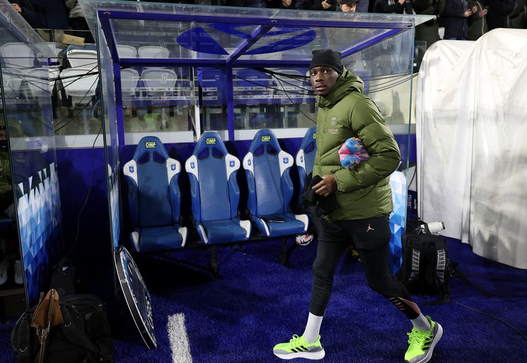 စီးရီးအေ ကလပ်ဟာ ကွင်းလယ်ပိုင်း အတွက်လည်း ကစားသမားသစ်တွေ ရှာဖွေနေပြီး မော်တန် ဂျူးလ်မန်း၊ ဘစ်ဆူးမား၊ ဆိုဖရန် အမ်မရာဘတ် တို့နဲ့ သတင်းတွေ ထွက်ပေါ်နေပါတယ်။