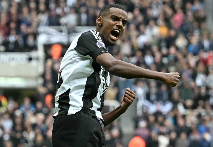 ပရီးမီးယားလိဂ် ချန်ပီယံ တို့ဟာ ဒီနွေမှာပဲ ငွေသုံးကြမ်းနေဆဲ ဖြစ်ပြီး နောက်ထပ် ကြယ်ပွင့် တိုက်စစ်မှူး တစ်ဦး ထပ်မံ ခေါ်ယူဖို့ အတွက် ဘဏ္ဍာရေး အင်အား တောင့်တင်းနေဆဲ ဖြစ်ပါတယ်။