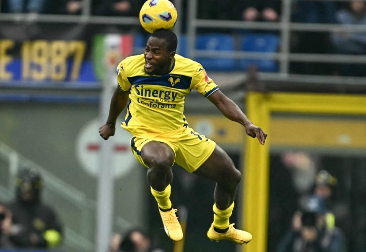 英超联赛  查祖亚是否能在英超赛场继续发光发热，成为球迷们热议的话题。