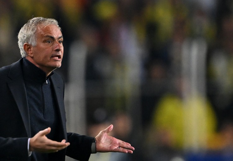 မော်ရင်ဟိုရဲ့ ဖီနာဘာချီဟာ ချန်ပီယံလိဂ် ခြေစစ်ပွဲ ပလေးအော့ဖ်မှာ ပေါ်တူဂီ ထိပ်သီး ဘင်ဖီကာနဲ့ တွေ့ဆုံခဲ့ပြီး နှစ်ကျော့ပေါင်း ရလဒ် ၁-၀ နဲ့ ရှုံးနိမ့်ခဲ့တာ ဖြစ်ပါတယ်။