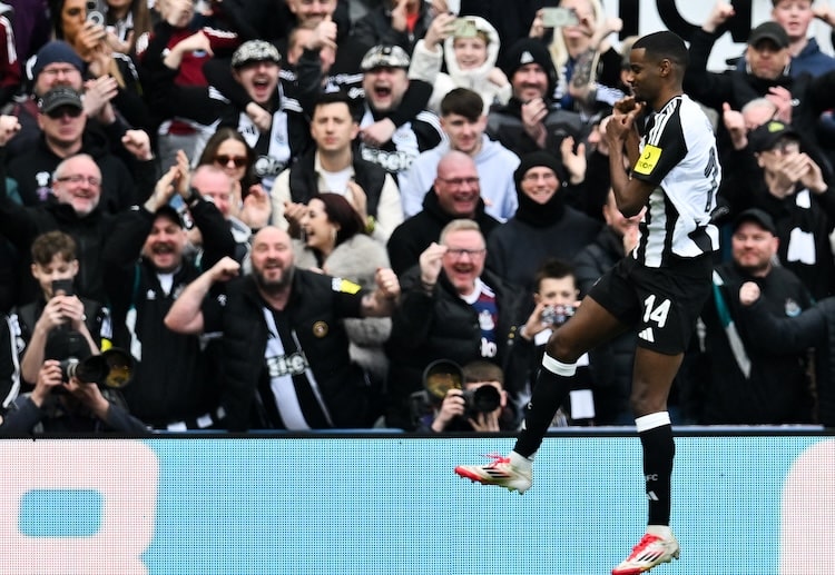 英超联赛 伊萨克假装受伤缺席训练,埃迪-豪表达强烈不满。