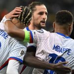 ပြင်သစ် လက်ရွေးစင် အသင်း ကတော့ ကမ္ဘာ့ဖလား ခြေစစ်ပွဲ ဥရောပဇုန် အုပ်စု D မှာ အိုက်စ်လန်၊ ယူကရိန်း၊ အဇာဘိုင်ဂျန် တို့နဲ့ ကျရောက်နေပါတယ်။