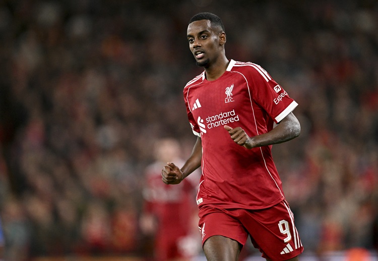 အိဆက်ခ် ကတော့ ဒီနွေရာသီ အပြောင်းအရွှေ့ နောက်ဆုံး ရက်မှာ ပရီးမီးယားလိဂ် ချန်ပီယံ လစ်ဗာပူးလ် အသင်းထံ ပေါင် ၁၂၅ သန်း (ဒေါ်လာ ၁၆၈.၄ သန်း) နဲ့ ပြောင်းရွှေ့ခဲ့သူ ဖြစ်ပါတယ်။