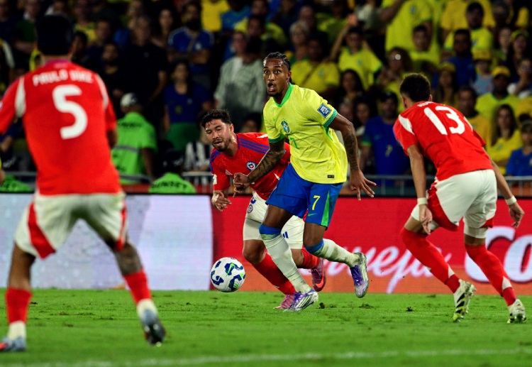 ဘရာဇီးလ်ဟာ ကမ္ဘာ့ဖလား ခြေစစ်ပွဲ တောင်အမေရိကဇုန် အုပ်စု နောက်ဆုံး ပွဲစဉ်မှာ ဘိုလစ်ဗီးယားကို ရှုံးနိမ့်ခဲ့ပေမယ့် အဆင့် ၅ နေရာ ကနေ တိုက်ရိုက် ခြေစစ်ပွဲ အောင်မြင်ထားခဲ့တာ ဖြစ်ပါတယ်။