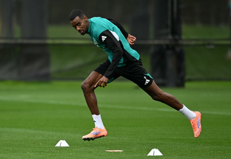 알렉산더 이삭은 주중 경기에서 절뚝거리며 교체되었고, 리버풀의 프리미어리그 브렌트포드 전에 출장할 수도 있다