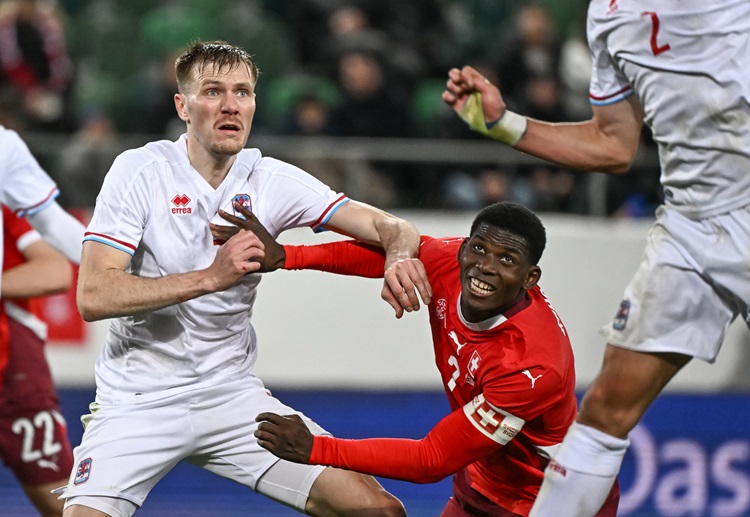 世界杯预选赛 雷恩前锋布雷尔·恩博洛是本届瑞士阵容中的头号射手,他将在比赛中继续扮演关键角色