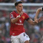 အူဂါတေး ကတော့ ပရီးမီးယားလိဂ် ကလပ် ယူနိုက်တက်မှာ အရန်ခုံထိုင်နေရချိန် များနေသူလည်း ဖြစ်ပါတယ်။