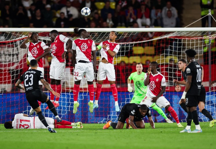 欧冠联赛 尽管摩纳哥全场射门17次，却始终未能攻破对手球门。