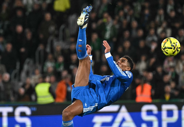 西甲联赛 贝林厄姆门前机警补射破门，完成一传一射，助皇马将比分扳成2比2