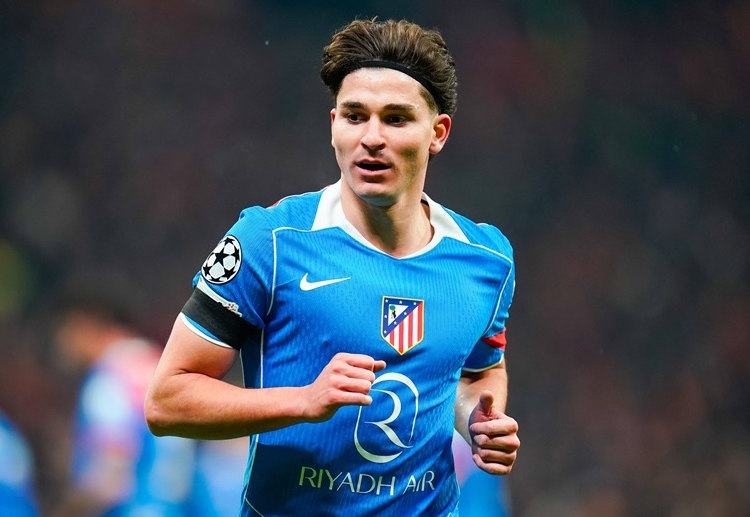 ကမ္ဘာ့ဖလားဆုရှင် ကိုတော့ အာဆင်နယ်နဲ့ လာလီဂါ ထိပ်သီး ဘာစီလိုနာ တို့ကလည်း ပစ်မှတ်ထားနေတယ်လို့ သိရပါတယ်။