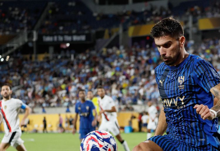 အဲလ်ဟီလယ် ကွင်းလယ်လူ ရူဘင် နီးဗက်စ် ကတော့ ဒီလထဲမှာ လာလီဂါ ထိပ်သီး ရီးရဲလ်မက်ဒရစ်ဆီ ပျော်ရွှင်စွာ ပြောင်းရွှေ့လိုနေပါတယ်။