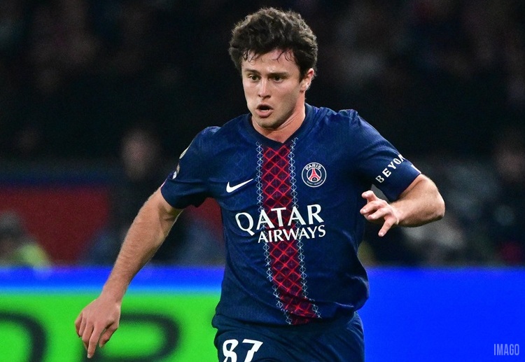 ပြီးခဲ့တဲ့ သောကြာနေ့က ရန်းစ်ကို ၃-၁နဲ့ ရှုံးနိမ့်ခဲ့ပြီးနောက် လန်းစ်ကို လီဂူးဝမ်း အမှတ်ပေးဇယားကို ဦးဆောင်ခွင့်ပေးလိုက်ရတဲ့ အတွက် ဒမ်ဘီလီ တယောက် ဒေါသထွက်ခဲ့တာပါ။