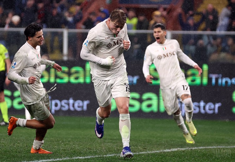 意甲联赛 那不勒斯锋线由霍伊伦德领衔，这位丹麦前锋在上轮联赛打破了本赛季的进球荒。