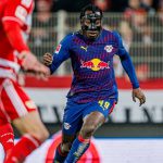 ဒီယိုမန်ဒီဟာ ၂၀၂၅-၂၀၂၆ ဘွန်ဒက်စ်လီဂါ ရာသီမှာ အကောင်းဆုံး ခြေစွမ်းပြနေတာကြောင့် ဘေယန်မြူးနစ်ရဲ့ အာရုံစိုက်မှု ကိုလည်း ရရှိထားပါတယ်။