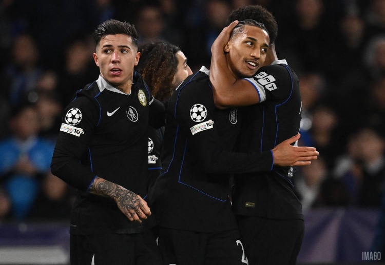 လာလီဂါ ထိပ်သီး ဘာစီလိုနာ အသင်းရဲ့ အားကစား ဒါရိုက်တာ ဒေကိုက ချဲလ်ဆီး တိုက်စစ်မှူး ယာအို ပက်ဒရိုရဲ့ အေးဂျင့်နဲ့ ဆက်သွယ်မှုတွေ ပြုလုပ်ခဲ့ပါတယ်။