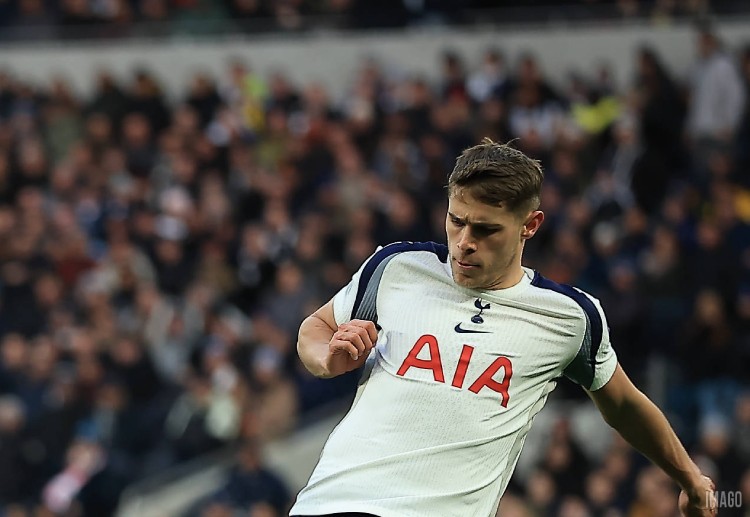 မတ်လ ၅ ရက်နေ့က ခရစ္စတယ်ပဲလေ့စ်ကို ၃-၁ နဲ့ ရှုံးတဲ့ ပရီးမီးယားလိဂ်ပွဲမှာ ဗန်ဒီဗန်ဟာ အစ္စမိုင်လာ ဆားကို ဆွဲလှဲခဲ့တာကြောင့် အနီကတ်ပြ ထုတ်ပယ်ခံခဲ့ရပြီး ဝေဖန်မှုတွေနဲ့ ရင်ဆိုင်ခဲ့ရပါတယ်။