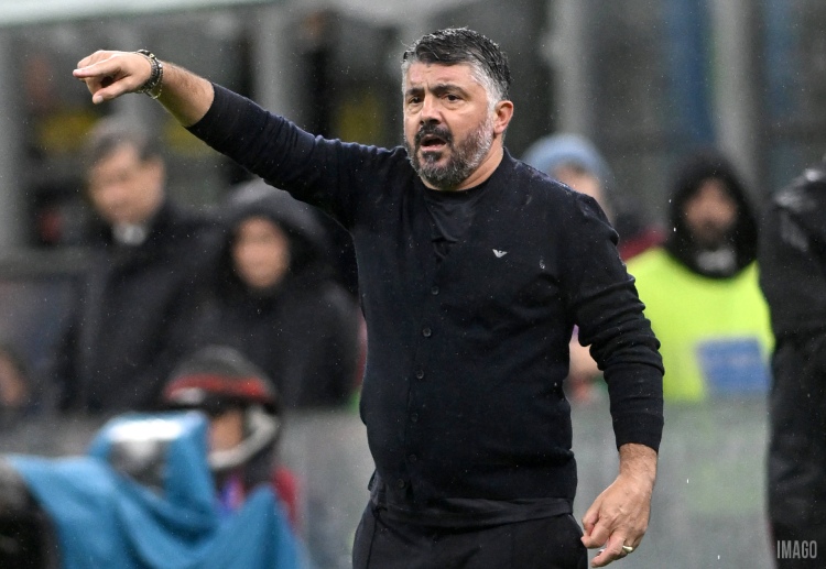 အီတလီ လက်ရွေးစင် အသင်းဟာ ကမ္ဘာ့ဖလား ခြေစစ်ပွဲတွေမှာ သုံးကြိမ် ဆက်တိုက် ပလေးအော့ဖ် ကစားနေရတာ ဖြစ်ပါတယ်။