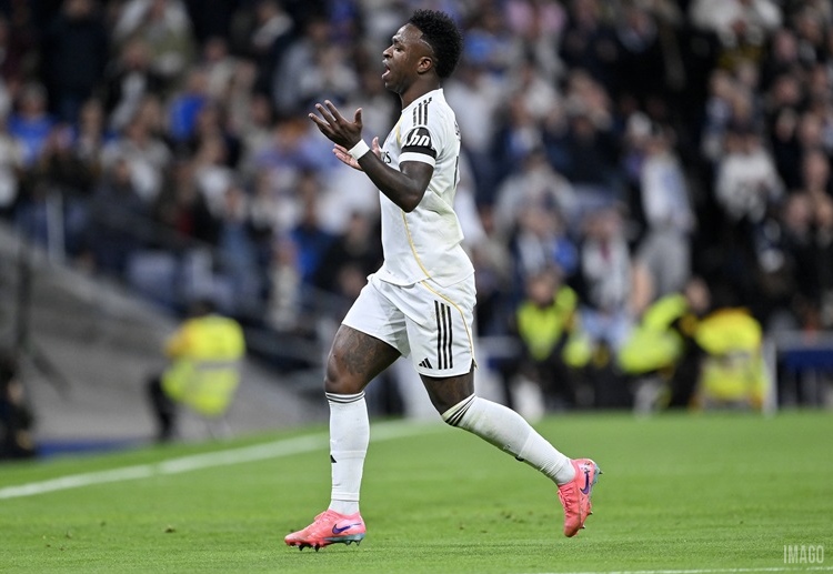 လာလီဂါ ပွဲပေါင်း ၂၆၃ ပွဲ ကစားခဲ့တဲ့ အတွင်း ဒီပွဲမှာ ရခဲ့တဲ့ အနီကတ်က ဗယ်လ်ဗာဒီ အတွက် ပထမဆုံးအကြိမ်လည်း ဖြစ်ပါတယ်။