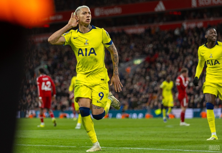 英超联赛 逼平利物浦