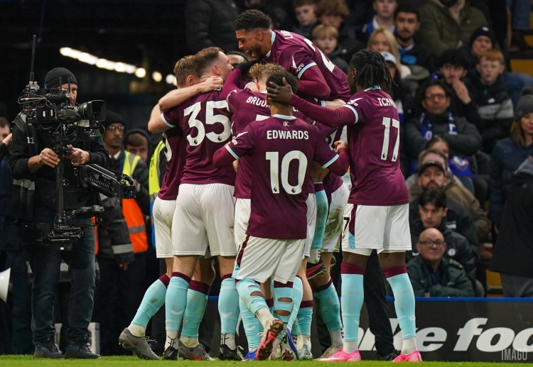 英超联赛 齐安·弗莱明与杰登·安东尼将撑起伯恩利的锋线。