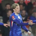 သူဟာ ပရီးမီးယားလိဂ် ကလပ်မှာ ပုံမှန် ပွဲထွက်ခွင့် ရဖို့ ရုန်းကန်နေရပါတယ်။