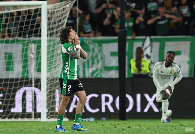 La Liga: Real Betis kiên cường giữ lại 1 điểm trên sân nhà