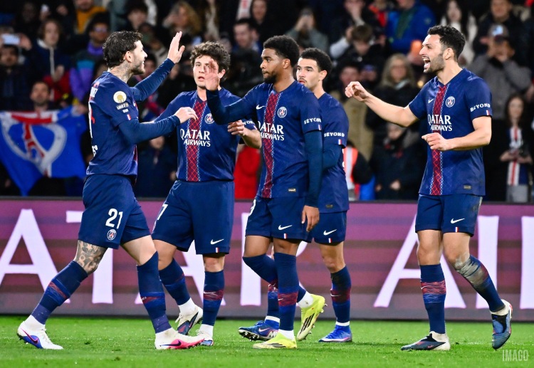 ပီအက်စ်ဂျီဟာ ဘာစီလိုနာနဲ့ အတ္တလန္တာတို့ ပြီးရင် လစ်ဗာပူးလ်ကို ချန်ပီယံလိဂ်မှာ အဝေးကွင်း ၂ ပွဲ ဆက်တိုက် အနိုင်ရတဲ့ တတိယမြောက် အသင်း ဖြစ်လာခဲ့ပါတယ်။