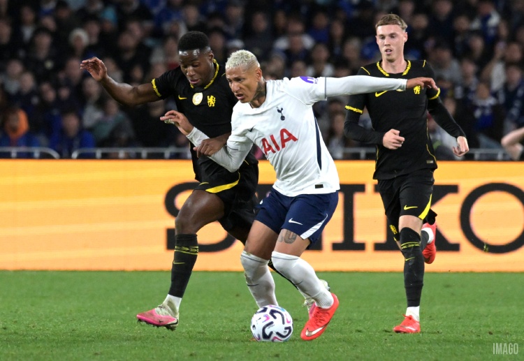 Tottenham thắng Chelsea trong thế thiếu người ở giải Sydney Super Cup